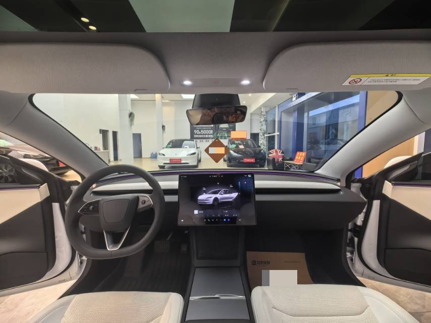 Tesla Model 3 2025 car image #5