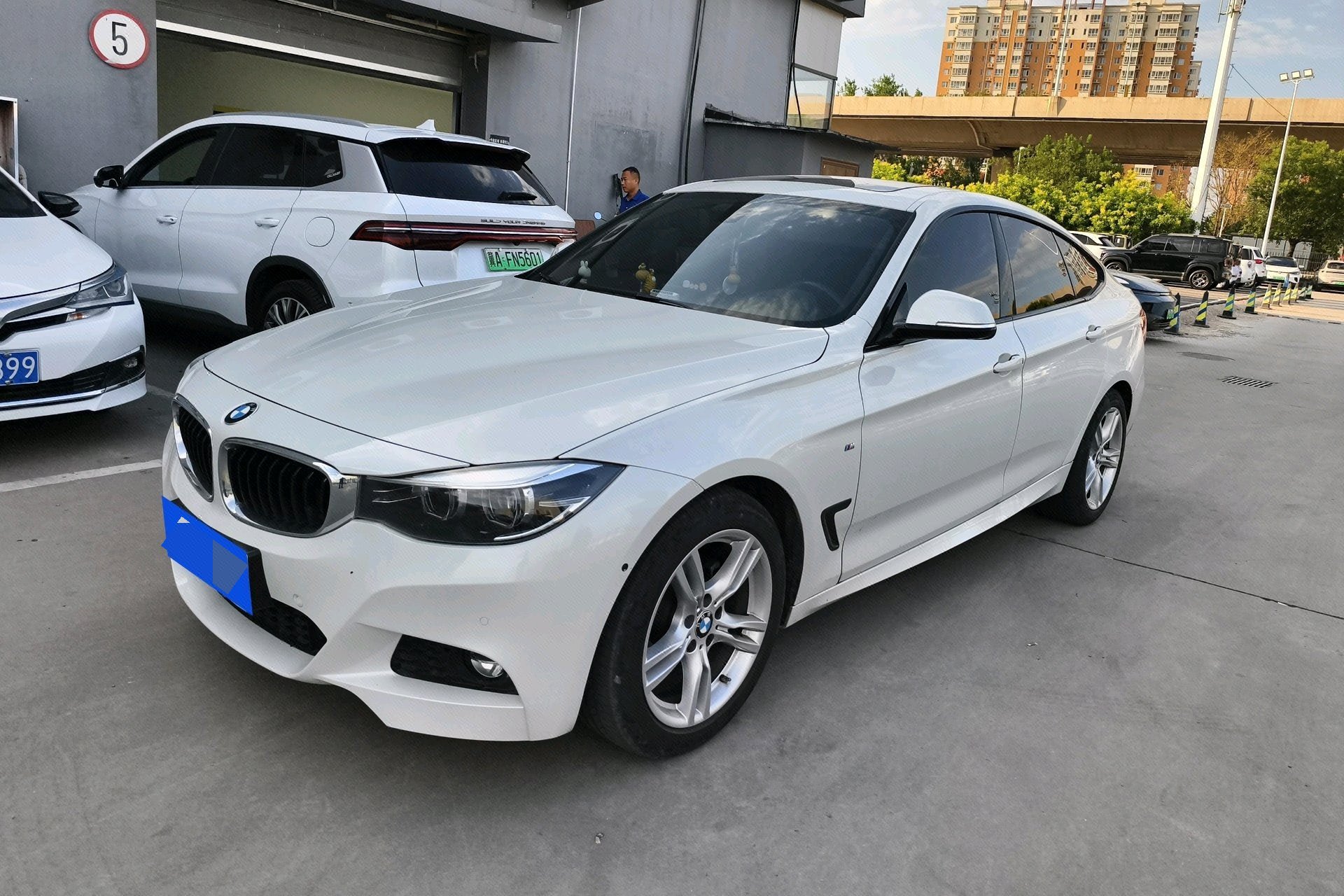 BMW 3 Series GT 2019 BMW 3 Series GT 2019 car image