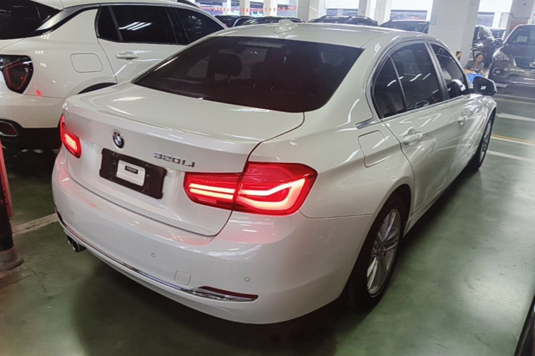 BMW 3 Series 2017 #7 BMW 3 Series 2017 car image #7