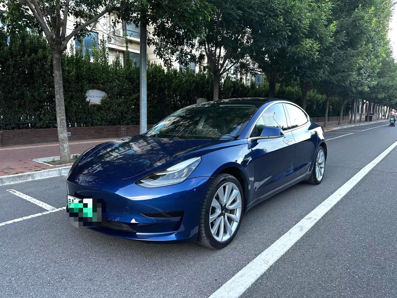 Tesla Model 3 2020 car image 