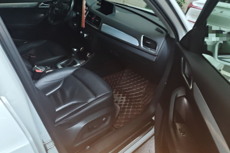 Audi Q3 2015 #21 Audi Q3 2015 car image #21