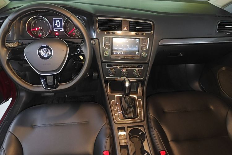 Volkswagen Golf 2017 car image #21