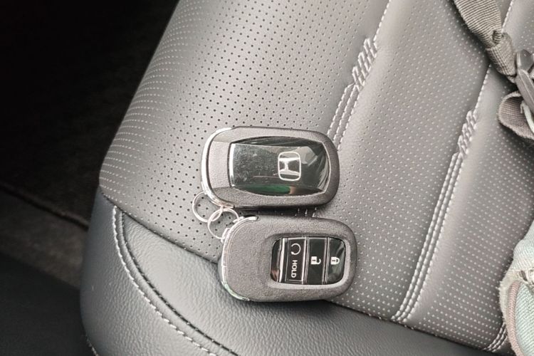Honda CR-V 2026 #10 Honda CR-V 2026 car image #10
