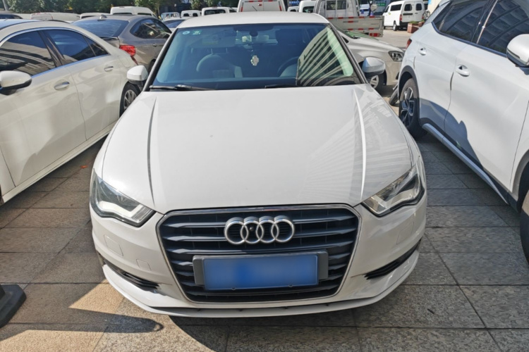 Audi A3 2016 car image #3