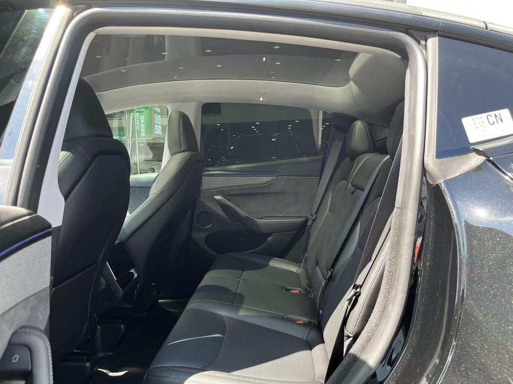 Tesla Model Y 2025 #9 Tesla Model Y 2025 car image #9