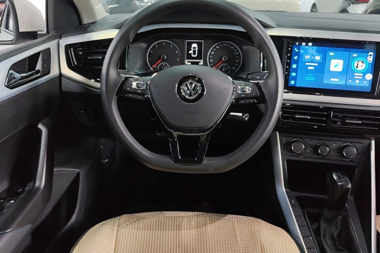 Volkswagen Polo 2021 car image #11