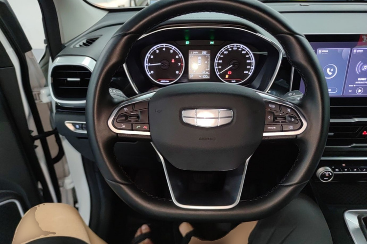 GEELY Coolray 2025 car image #15