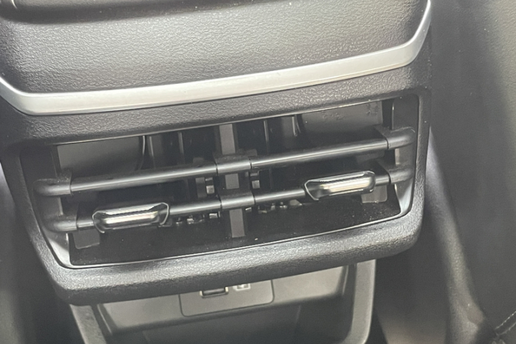 GEELY Emgrand 2022 #22 GEELY Emgrand 2022 car image #22