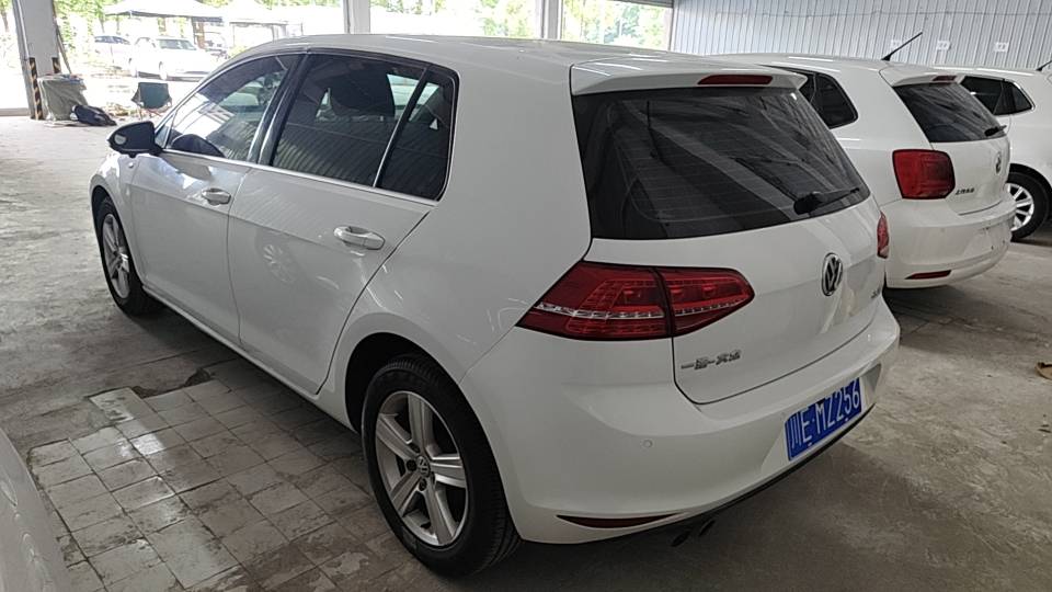 Volkswagen Golf 2014 car image #4