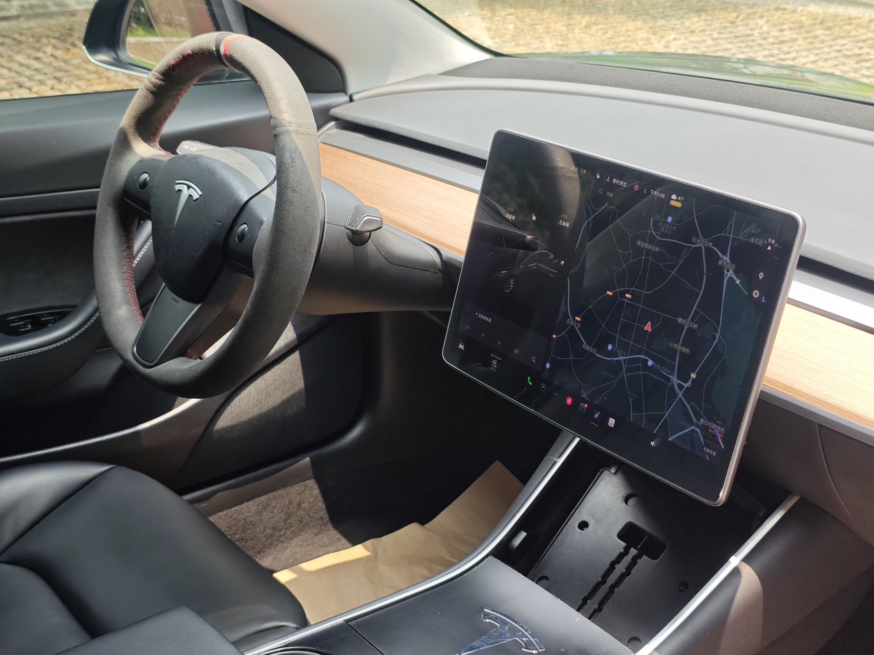 Tesla Model 3 2020 car image #10