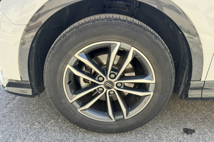 Audi Q3 2024 car image #8