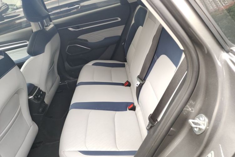 GEELY Emgrand 2022 #10 GEELY Emgrand 2022 car image #10
