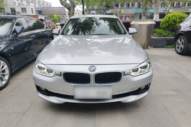 BMW 3 Series 2018 #3 BMW 3 Series 2018 car image #3