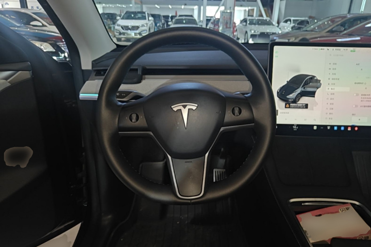Tesla Model Y 2024 #11 Tesla Model Y 2024 car image #11