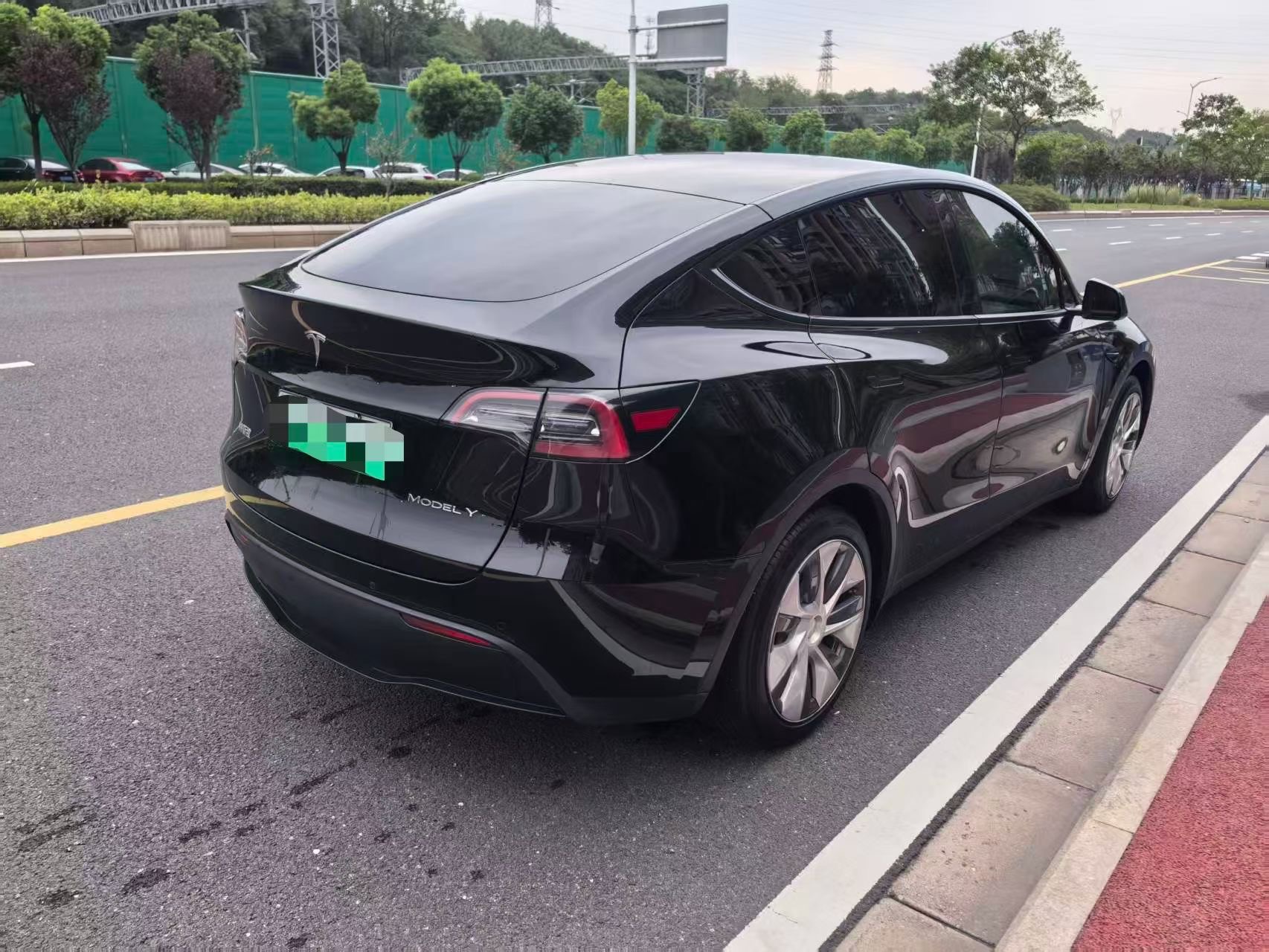 Tesla Model Y 2023 #7 Tesla Model Y 2023 car image #7