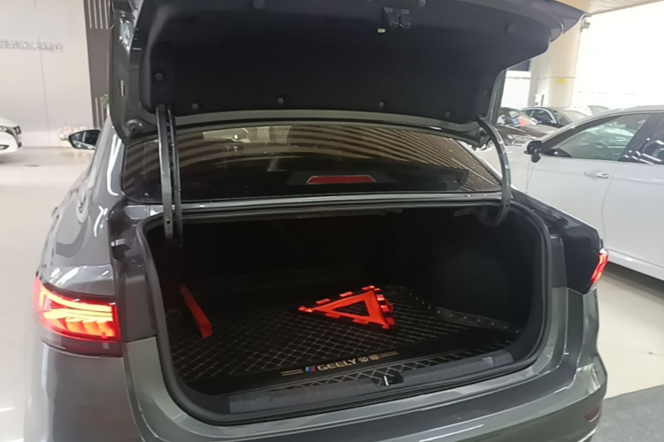 GEELY Emgrand 2021 car image #19