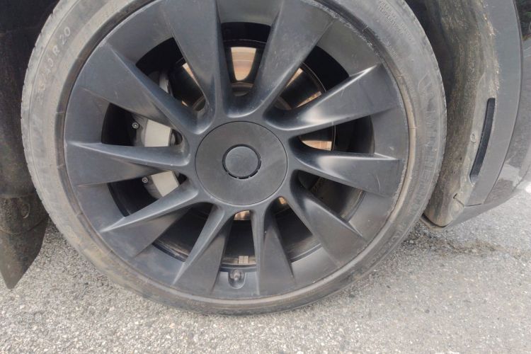 Tesla Model Y 2023 #9 Tesla Model Y 2023 car image #9