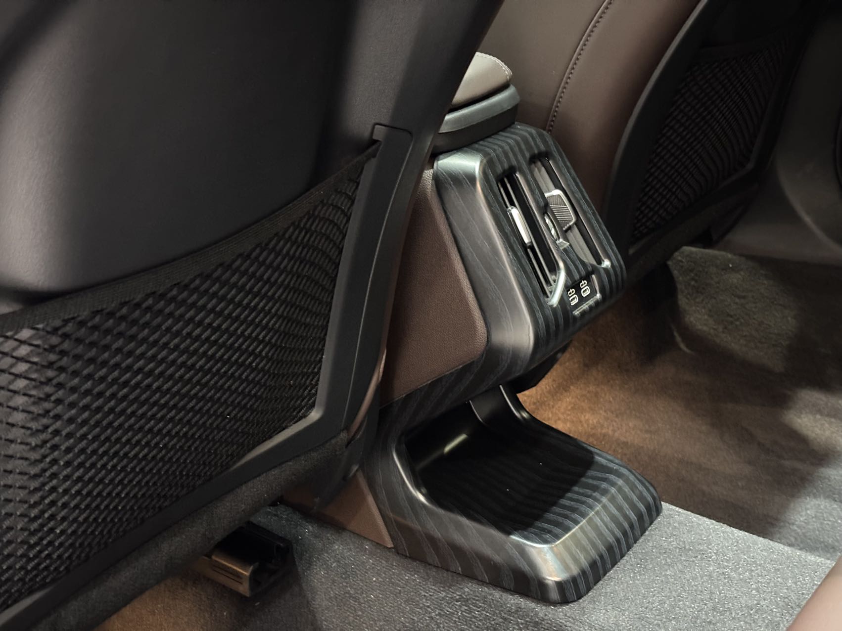 BMW X1 2024 car image #13