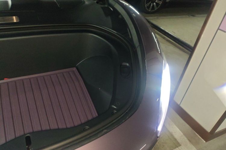 MI SU7 2025 immagine di auto #28