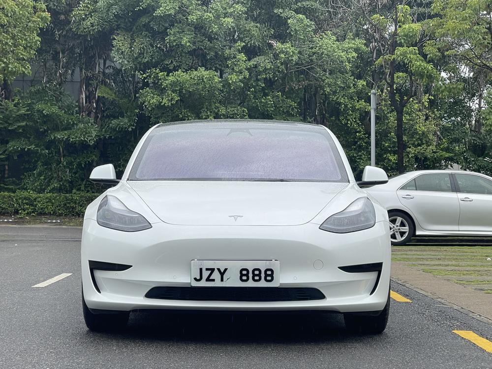 Tesla Model 3 2022 car image #2