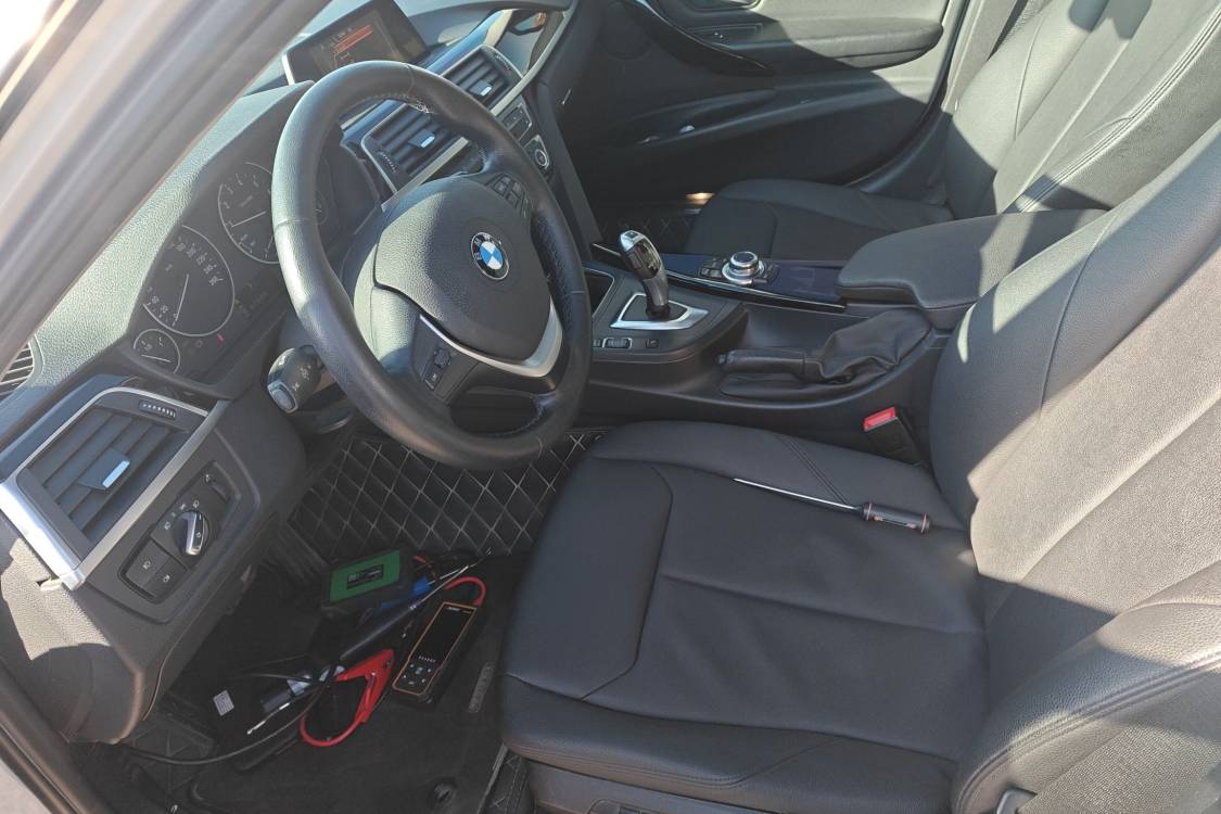 BMW 3 Series 2016 car image #12