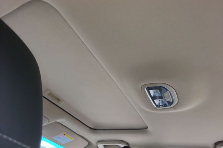 GEELY Emgrand 2019 car image #18