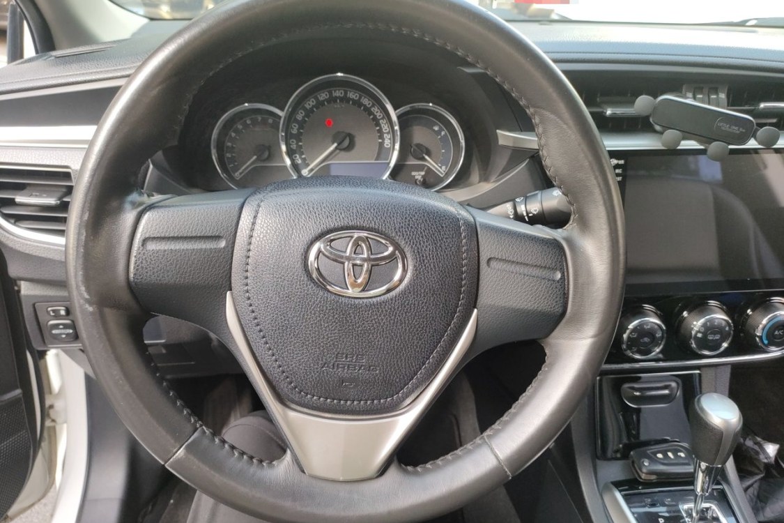 Toyota Corolla 2015 car image #22