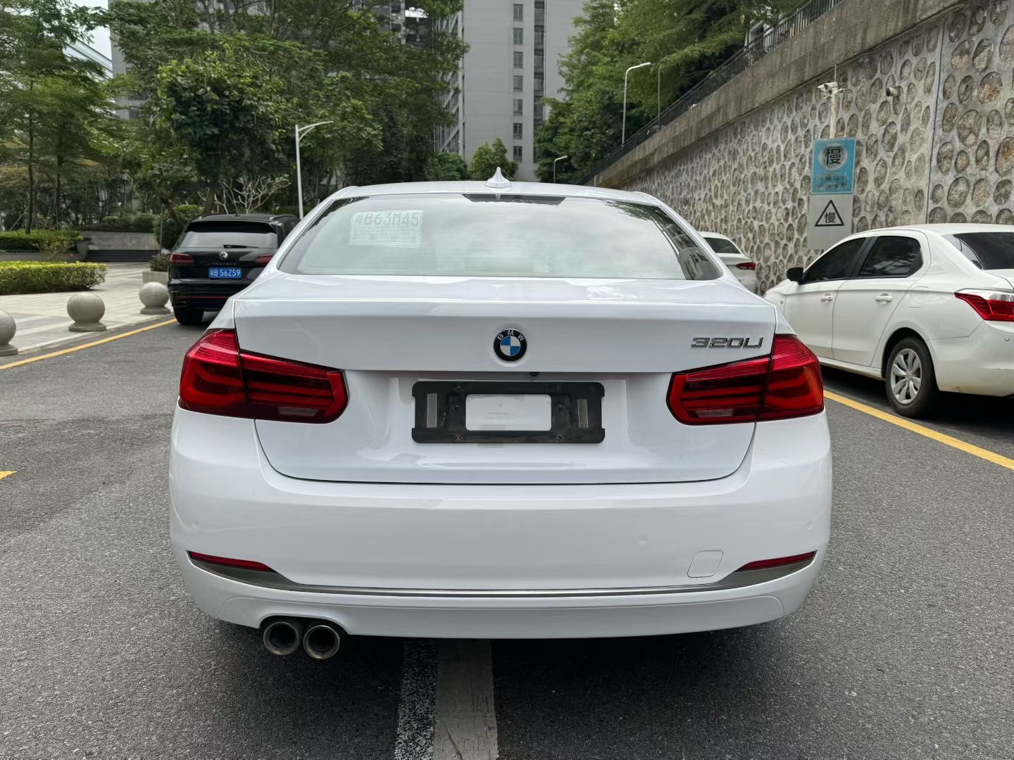 BMW 3 Series 2018 image de voiture #9