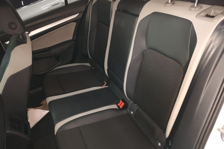 Volkswagen Golf 2022 car image #13