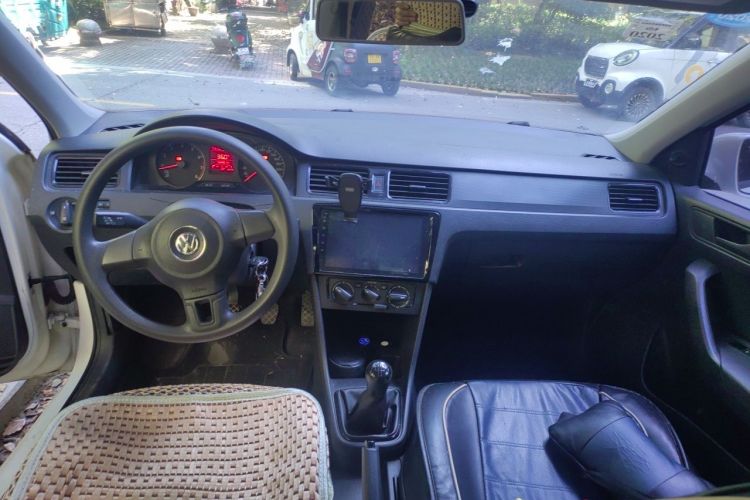 Volkswagen Santana 2016 car image #7