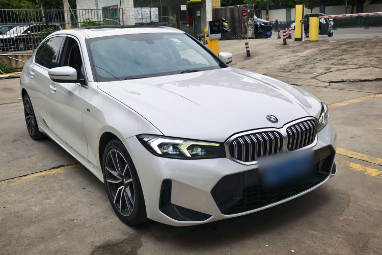 BMW 3 Series 2024 #4 BMW 3 Series 2024 car image #4