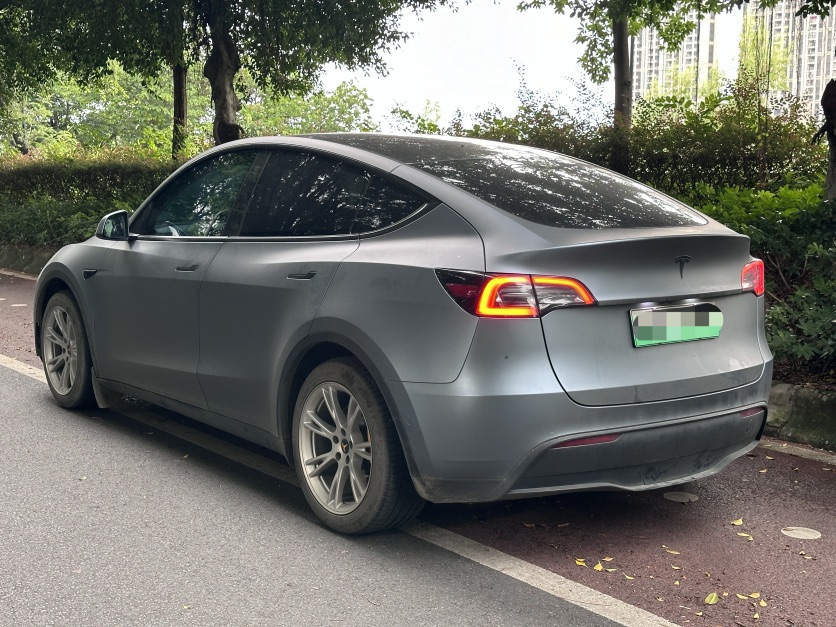 Tesla Model Y 2022 #3 Tesla Model Y 2022 car image #3