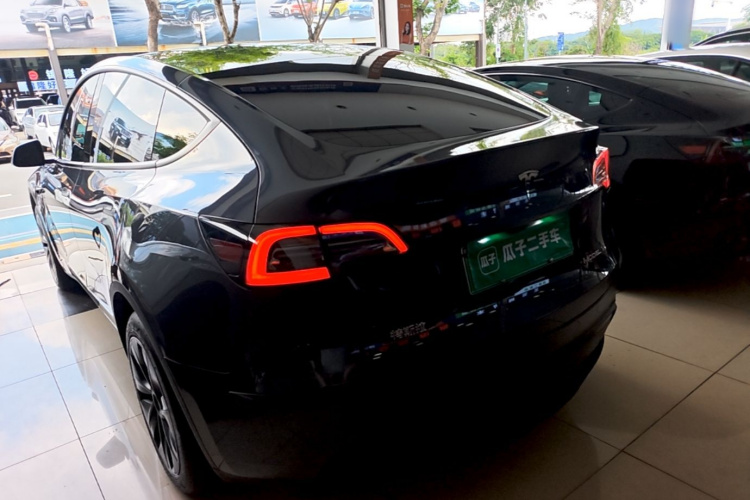 Tesla Model Y 2024 car image #5