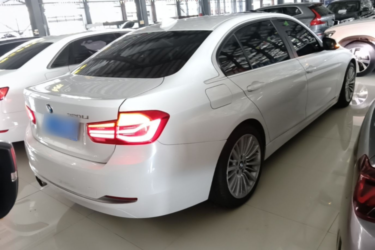 BMW 3 Series 2018 #7 BMW 3 Series 2018 immagine di auto #7