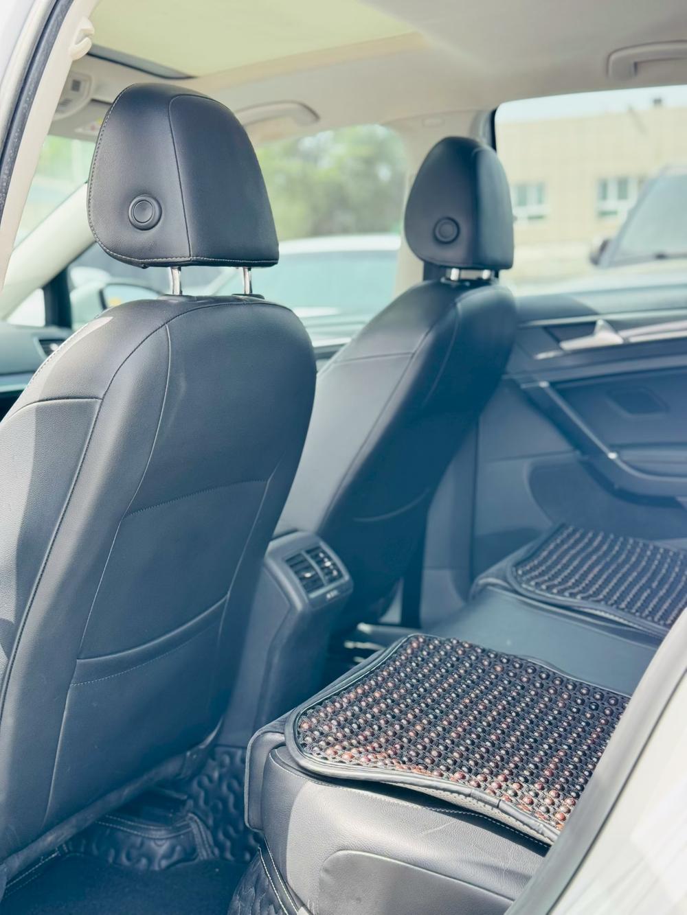 Volkswagen Golf 2018 car image #9