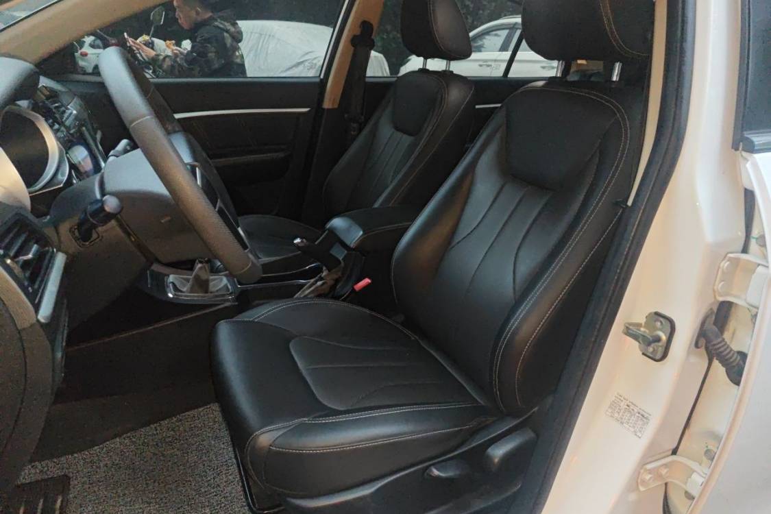 GEELY Emgrand 2018 car image #18