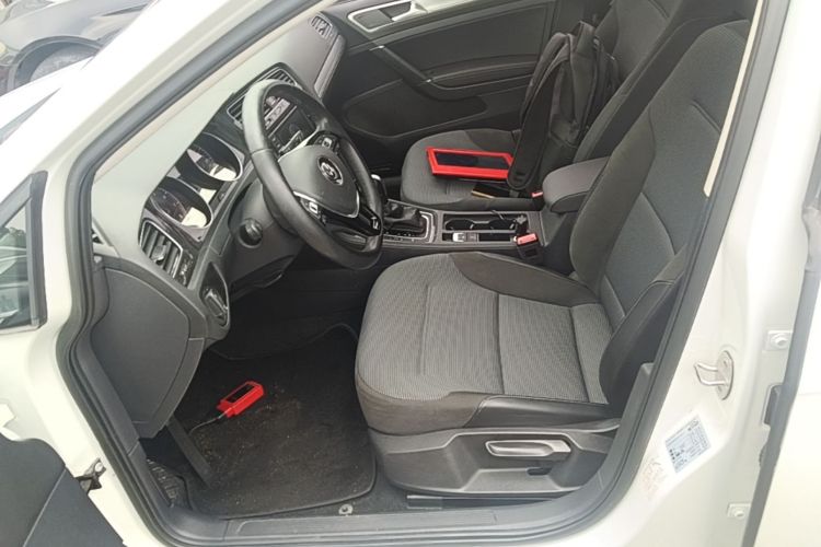 Volkswagen Golf 2018 car image #15