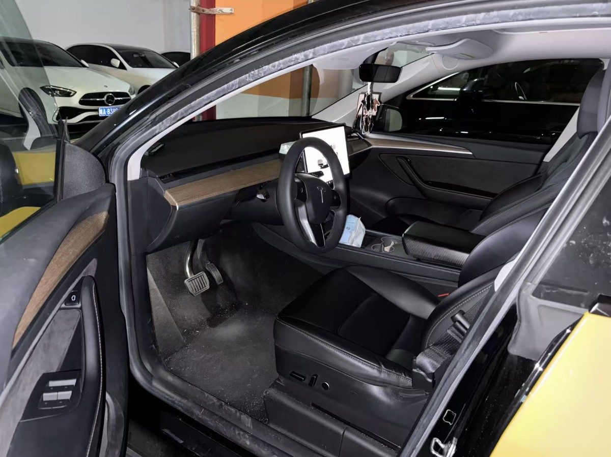 Tesla Model Y 2022 #2 Tesla Model Y 2022 car image #2