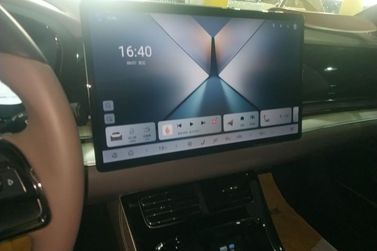 BYD Han 2024 car image #17
