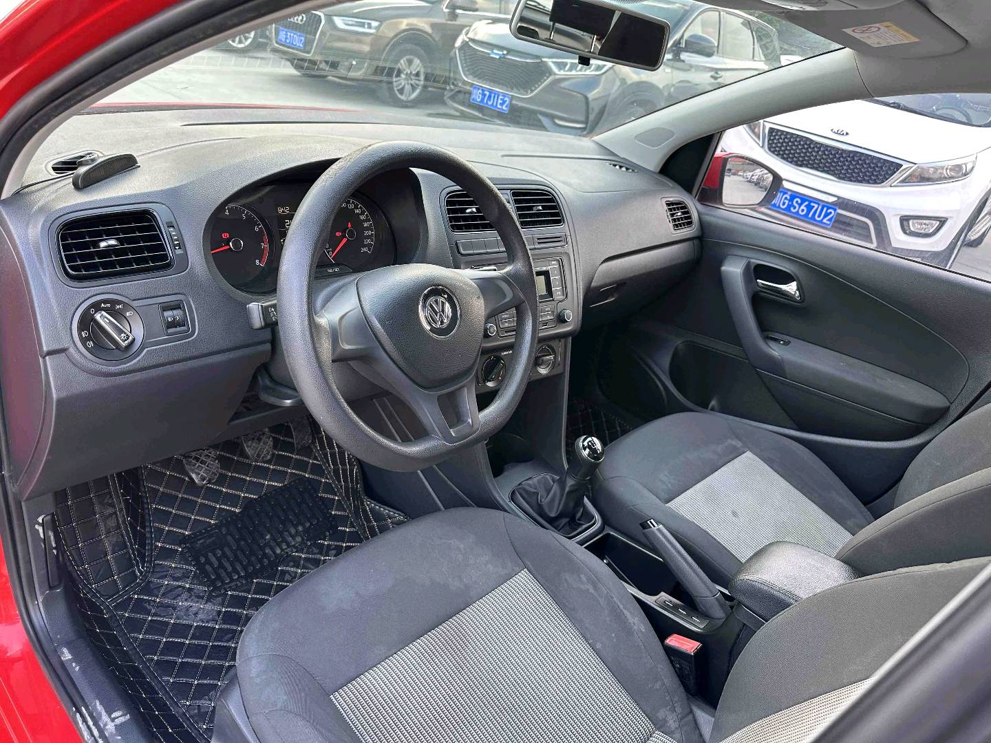 Volkswagen Polo 2017 car image #6