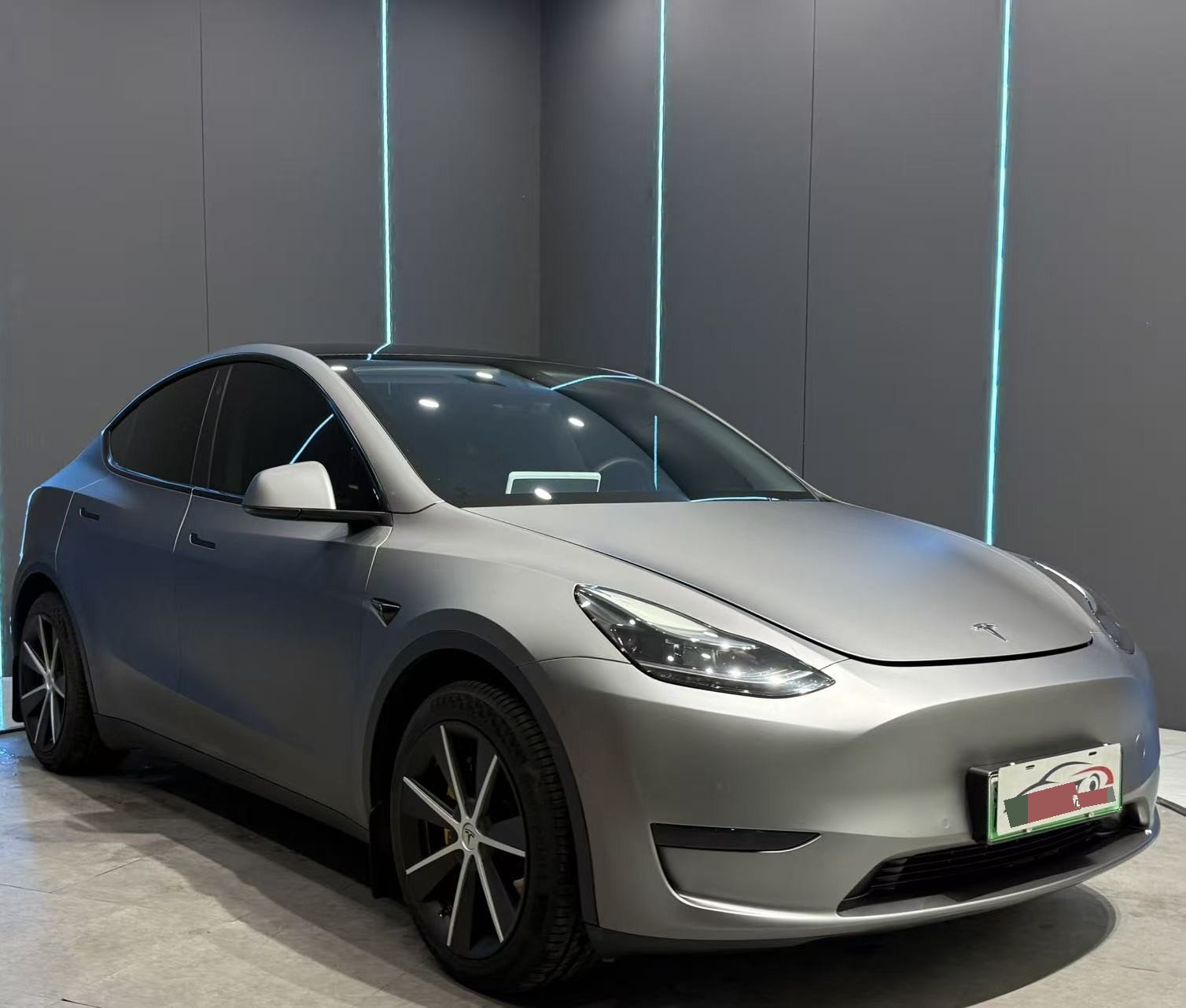 Tesla Model Y 2024 صورة سيارة #3