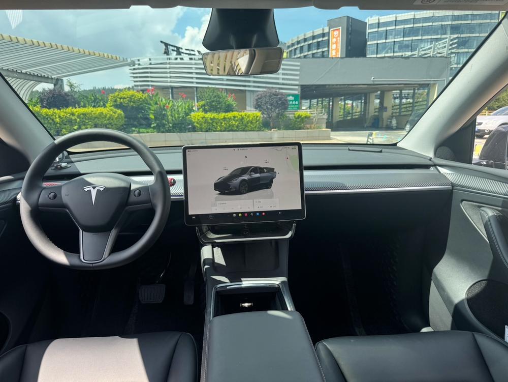 Tesla Model Y 2024 #27 Tesla Model Y 2024 car image #27