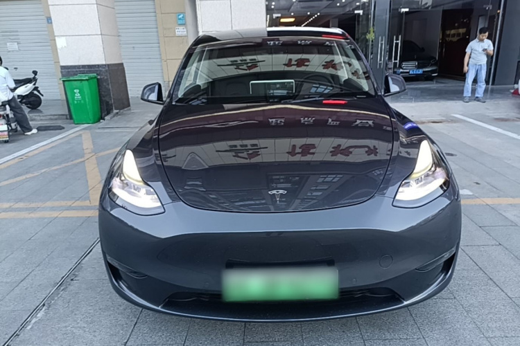 Tesla Model Y 2021 car image #3