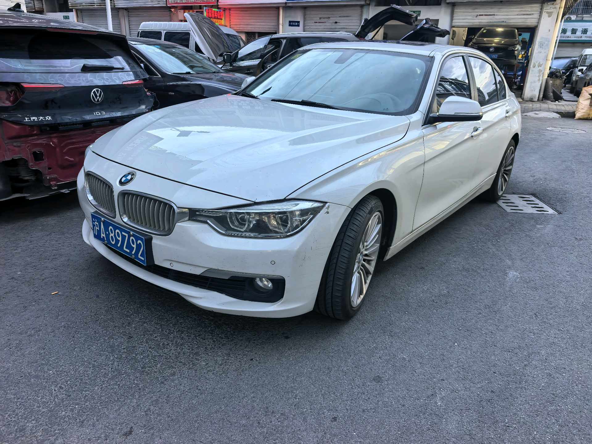 BMW 3 Series 2018 BMW 3 Series 2018 car image