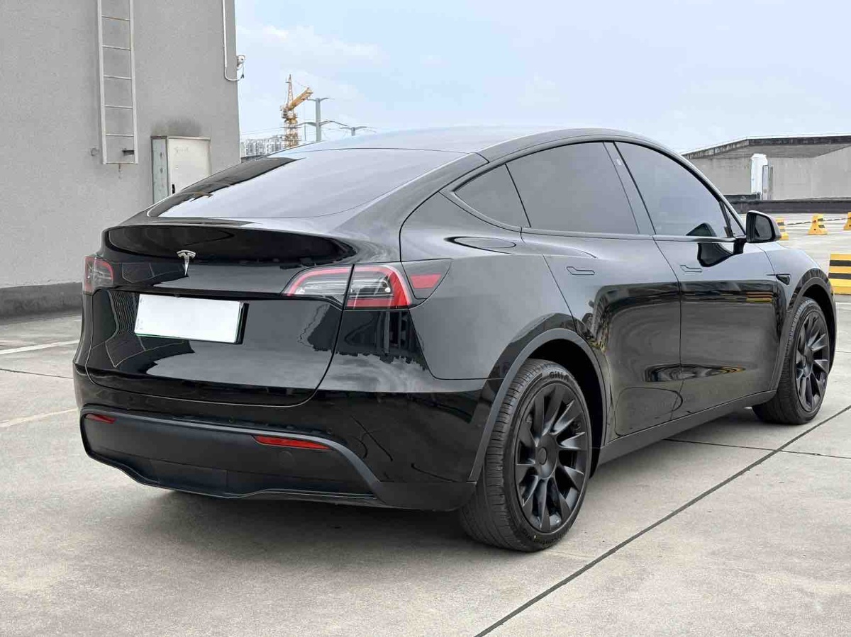 Tesla Model Y 2022 #4 Tesla Model Y 2022 car image #4