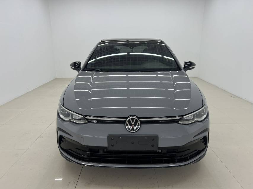 Volkswagen Golf 2023 car image #2