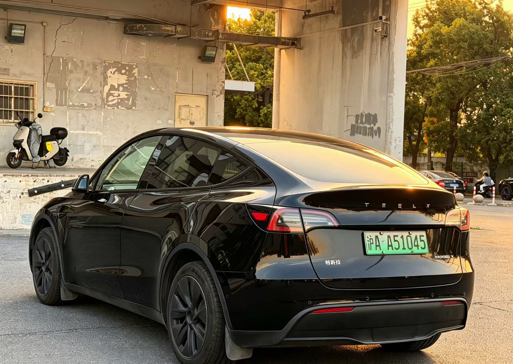 Tesla Model Y 2024 #6 Tesla Model Y 2024 صورة سيارة #6