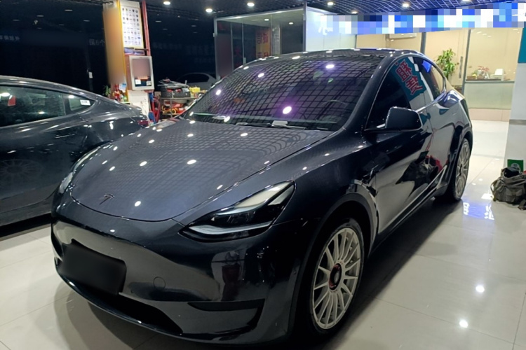 Tesla Model Y 2022 #2 Tesla Model Y 2022 car image #2