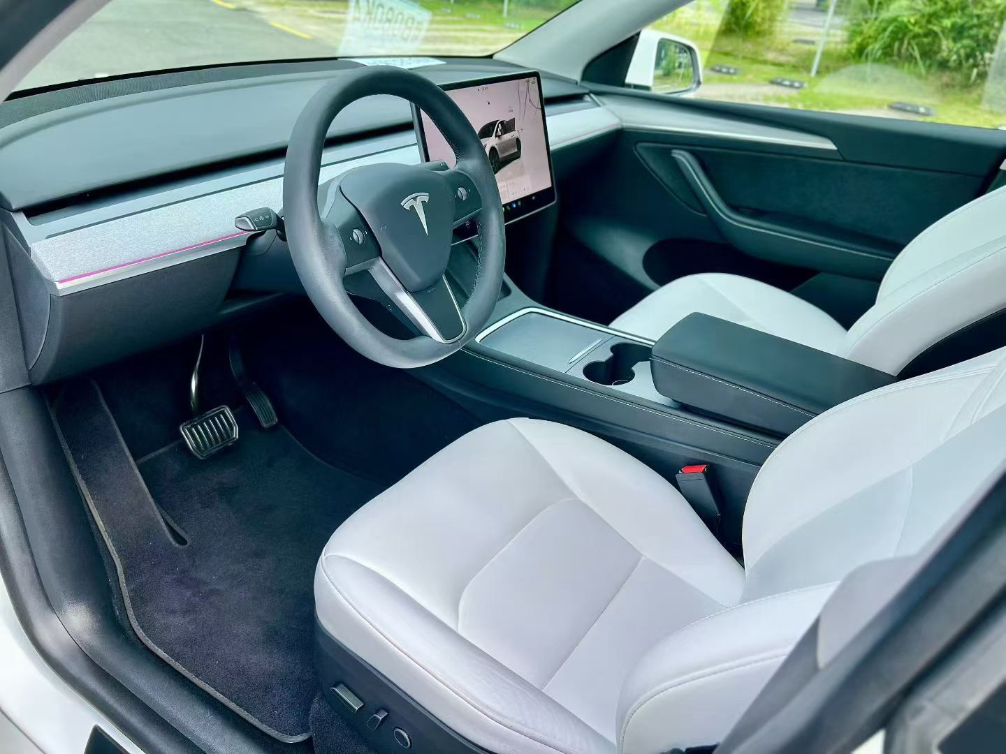 Tesla Model Y 2023 #3 Tesla Model Y 2023 car image #3