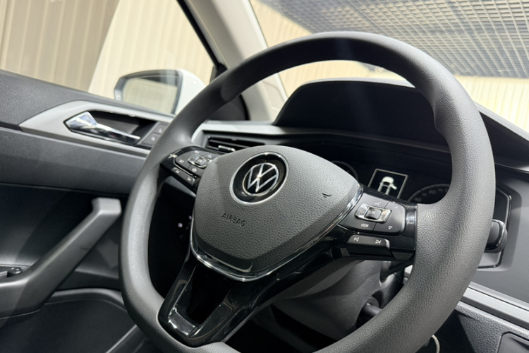 Volkswagen Polo 2021 car image #19